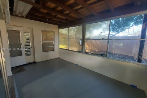 Villa ou maison à vendre à Tamarac, Floride: 2 chambres, 96.34 m2 № 1995074 - photo 10