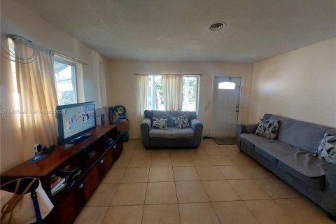 Villa ou maison à vendre à Tamarac, Floride: 2 chambres, 96.34 m2 № 1995074 - photo 4