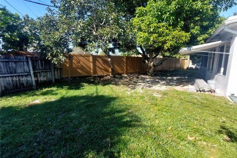 Villa ou maison à vendre à Tamarac, Floride: 2 chambres, 96.34 m2 № 1995074 - photo 27