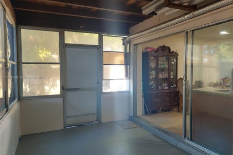 Villa ou maison à vendre à Tamarac, Floride: 2 chambres, 96.34 m2 № 1995074 - photo 11