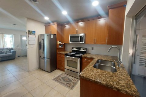 Villa ou maison à vendre à Tamarac, Floride: 2 chambres, 96.34 m2 № 1995074 - photo 8