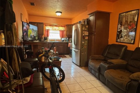 Villa ou maison à vendre à Miami, Floride: 3 chambres, 153.01 m2 № 1973804 - photo 24