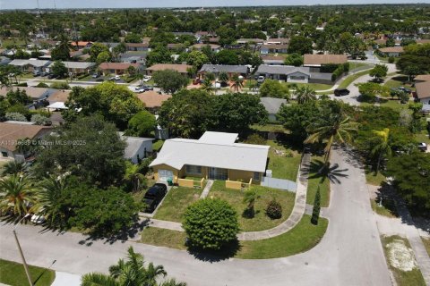 Villa ou maison à vendre à Miami, Floride: 3 chambres, 153.01 m2 № 1973804 - photo 4