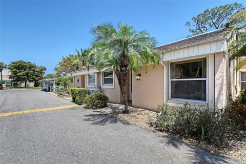 Condo in Bradenton, Florida, 2 bedrooms  № 1636927 - photo 1
