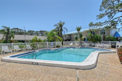 Condo in Bradenton, Florida, 2 bedrooms  № 1636927 - photo 29