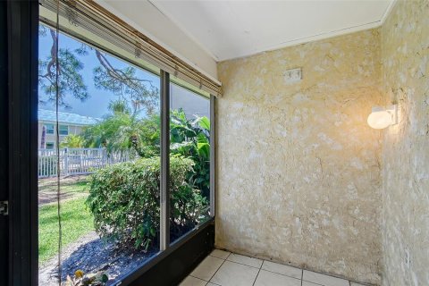 Condo in Bradenton, Florida, 2 bedrooms  № 1636927 - photo 6