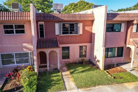 Touwnhouse à vendre à Davie, Floride: 2 chambres, 126.35 m2 № 1937862 - photo 2