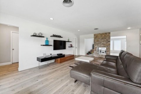 Casa en venta en Deerfield Beach, Florida, 3 dormitorios, 246.28 m2 № 2187713 - foto 4