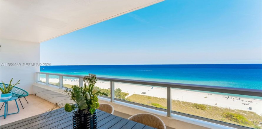 Condominio en Miami Beach, Florida, 2 dormitorios  № 2010428