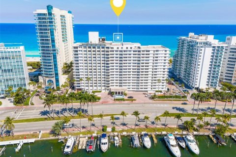 Condominio en alquiler en Miami Beach, Florida, 2 dormitorios, 178.28 m2 № 2010428 - foto 27