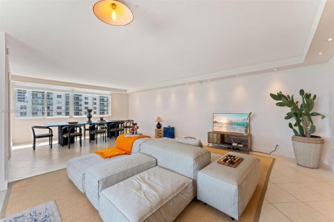Condominio en alquiler en Miami Beach, Florida, 2 dormitorios, 178.28 m2 № 2010428 - foto 4