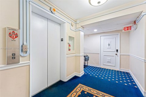 Condominio en alquiler en Miami Beach, Florida, 2 dormitorios, 178.28 m2 № 2010428 - foto 25