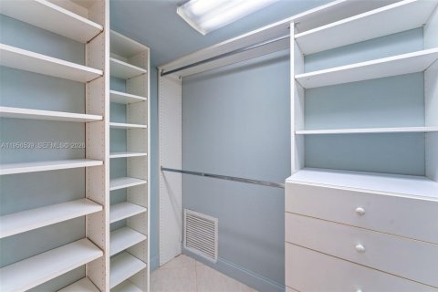 Condominio en alquiler en Miami Beach, Florida, 2 dormitorios, 178.28 m2 № 2010428 - foto 23