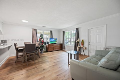 House in Jupiter, Florida 2 bedrooms, 72.46 sq.m. № 2034988 - photo 12