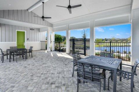 House in Wesley Chapel, Florida 4 bedrooms, 292.55 sq.m. № 1782542 - photo 25
