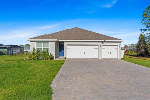 House in Punta Gorda, Florida 4 bedrooms, 188.78 sq.m. № 1732507 - photo 1