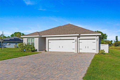 House in Punta Gorda, Florida 4 bedrooms, 188.78 sq.m. № 1732507 - photo 2