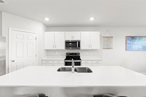 House in Punta Gorda, Florida 4 bedrooms, 188.78 sq.m. № 1732507 - photo 12