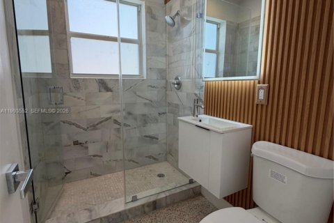 Commercial property in Miami, Florida 97.55 sq.m. № 2063849 - photo 11