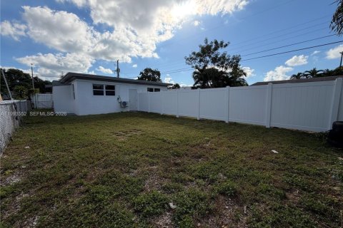 Commercial property in Miami, Florida 97.55 sq.m. № 2063849 - photo 15