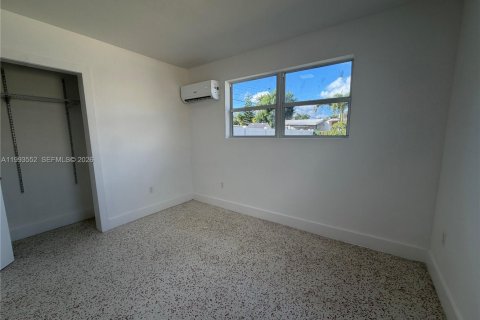 Commercial property in Miami, Florida 97.55 sq.m. № 2063849 - photo 13