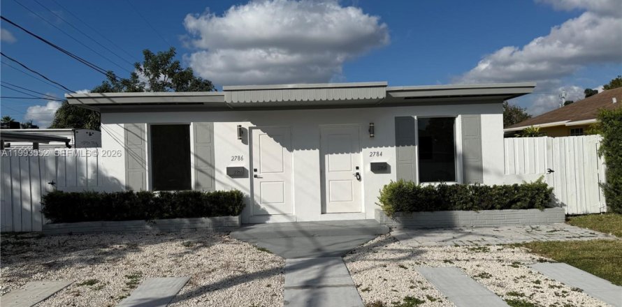 Commercial property in Miami, Florida 97.55 sq.m. № 2063849