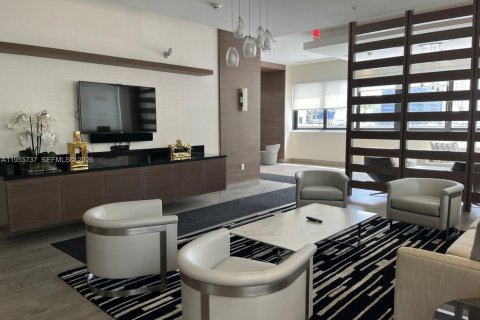 Condominio en alquiler en Miami, Florida, 1 dormitorio, 70.79 m2 № 2011768 - foto 16