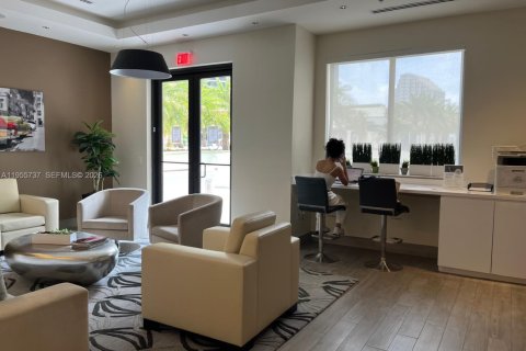 Condominio en alquiler en Miami, Florida, 1 dormitorio, 70.79 m2 № 2011768 - foto 24