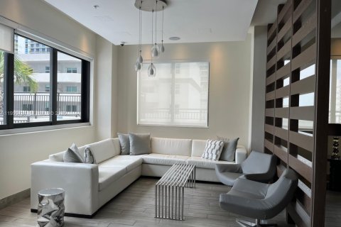 Condominio en alquiler en Miami, Florida, 1 dormitorio, 70.79 m2 № 2011768 - foto 17