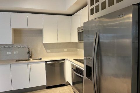 Condominio en alquiler en Miami, Florida, 1 dormitorio, 70.79 m2 № 2011768 - foto 7