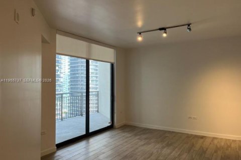 Condominio en Miami, Florida, 1 dormitorio  № 2011768