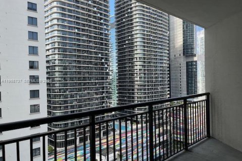 Condominio en alquiler en Miami, Florida, 1 dormitorio, 70.79 m2 № 2011768 - foto 29