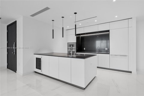 Condo in Miami, Florida, 2 bedrooms  № 1593624 - photo 5