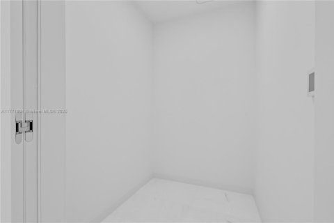 Condo in Miami, Florida, 2 bedrooms  № 1593624 - photo 20
