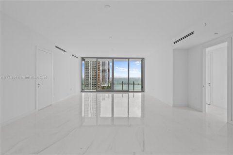 Condo in Miami, Florida, 2 bedrooms  № 1593624 - photo 11