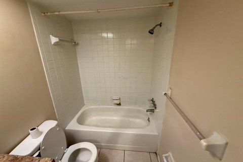 House in Auburndale, Florida 2 bedrooms, 89.65 sq.m. № 1901358 - photo 2