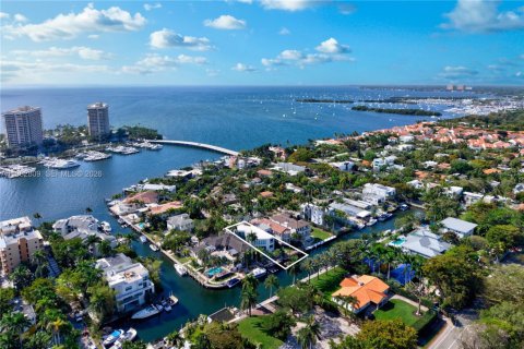 Casa en venta en Miami, Florida, 5 dormitorios, 499.63 m2 № 2049278 - foto 2