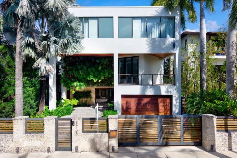 Casa en Miami, Florida 5 dormitorios, 499.63 m2 № 2049278