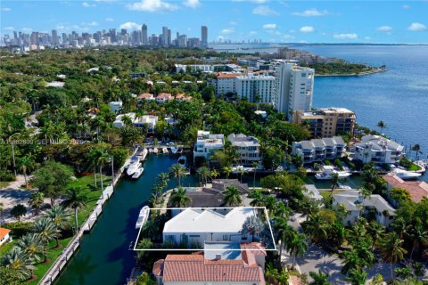 Casa en venta en Miami, Florida, 5 dormitorios, 499.63 m2 № 2049278 - foto 3