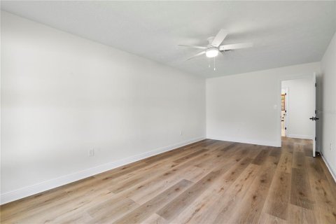 House in Ruskin, Florida 4 bedrooms, 408.77 sq.m. № 1829994 - photo 29