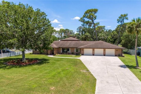 House in Ruskin, Florida 4 bedrooms, 408.77 sq.m. № 1829994 - photo 1