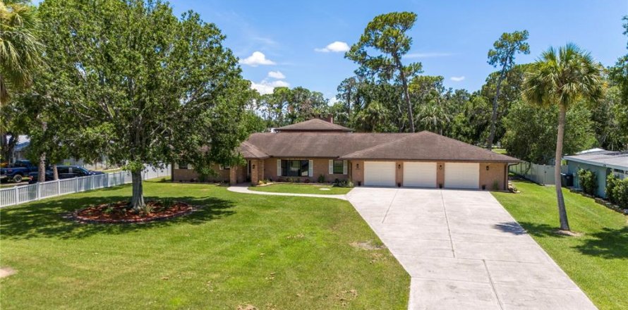 House in Ruskin, Florida 4 bedrooms, 408.77 sq.m. № 1829994