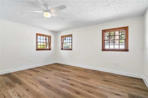House in Ruskin, Florida 4 bedrooms, 408.77 sq.m. № 1829994 - photo 14