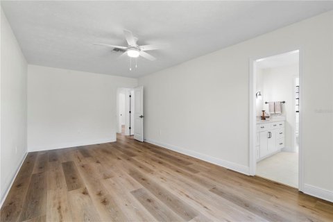 House in Ruskin, Florida 4 bedrooms, 408.77 sq.m. № 1829994 - photo 28