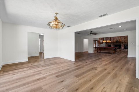 House in Ruskin, Florida 4 bedrooms, 408.77 sq.m. № 1829994 - photo 8