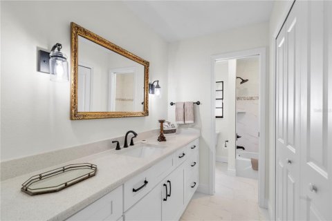 House in Ruskin, Florida 4 bedrooms, 408.77 sq.m. № 1829994 - photo 30