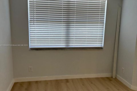 Снять в аренду кондоминиум в Пемброк-Пайнс, Флорида 1 спальня, 78.04м2, № 1931357 - фото 22