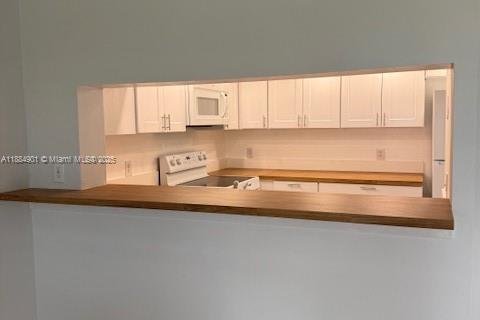 Снять в аренду кондоминиум в Пемброк-Пайнс, Флорида 1 спальня, 78.04м2, № 1931357 - фото 7