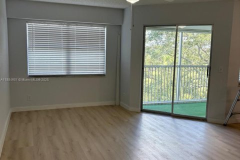 Снять в аренду кондоминиум в Пемброк-Пайнс, Флорида 1 спальня, 78.04м2, № 1931357 - фото 17