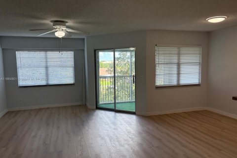Снять в аренду кондоминиум в Пемброк-Пайнс, Флорида 1 спальня, 78.04м2, № 1931357 - фото 18